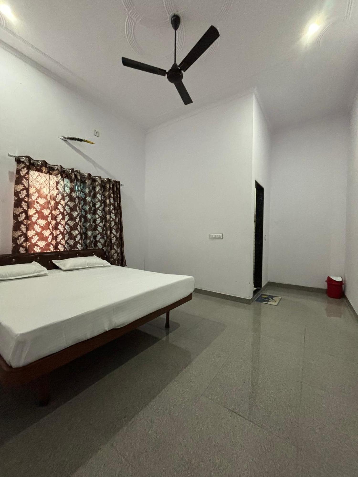 Hotel Raghunath Palace Khatu Bagian luar foto