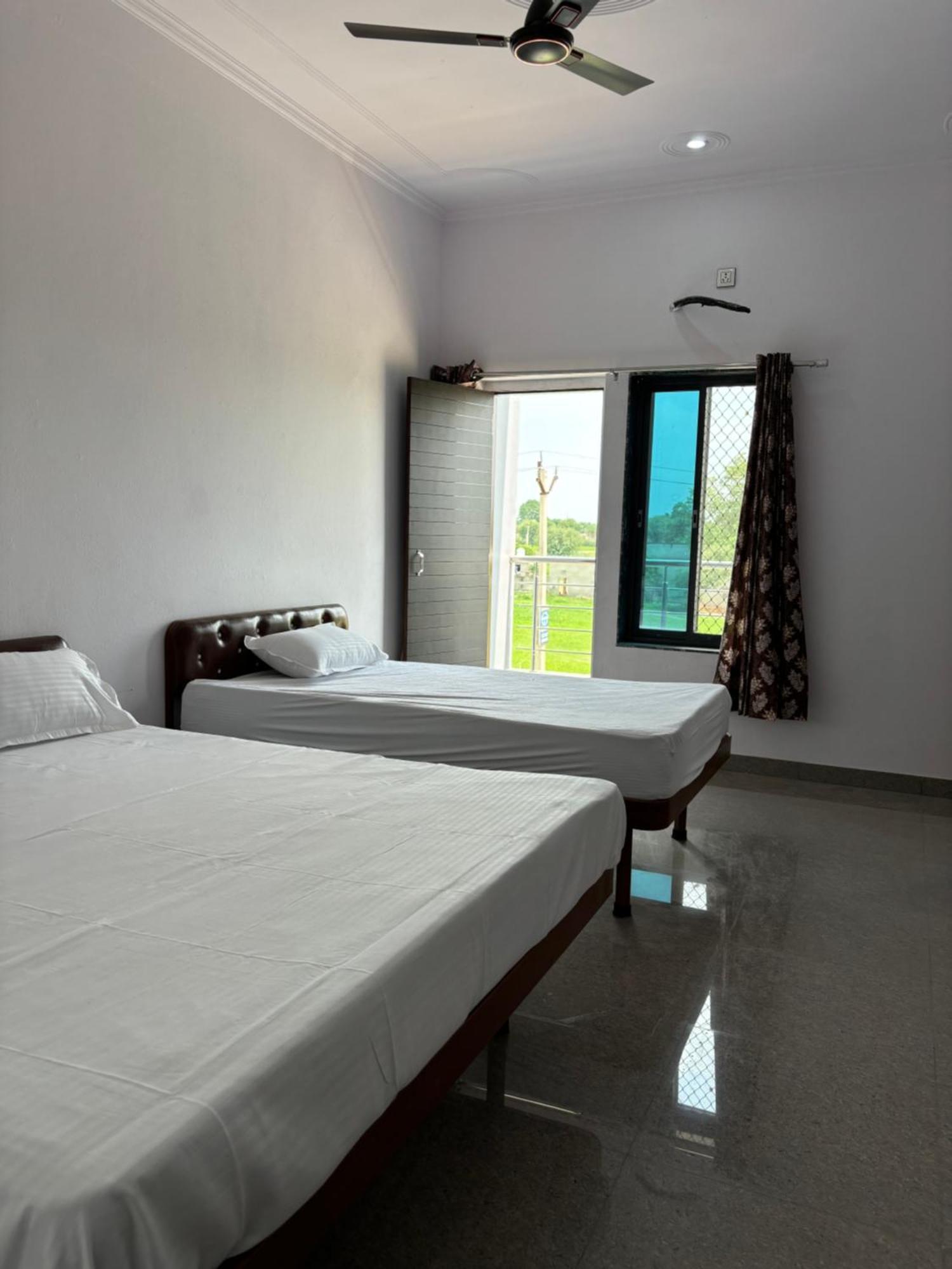 Hotel Raghunath Palace Khatu Bagian luar foto