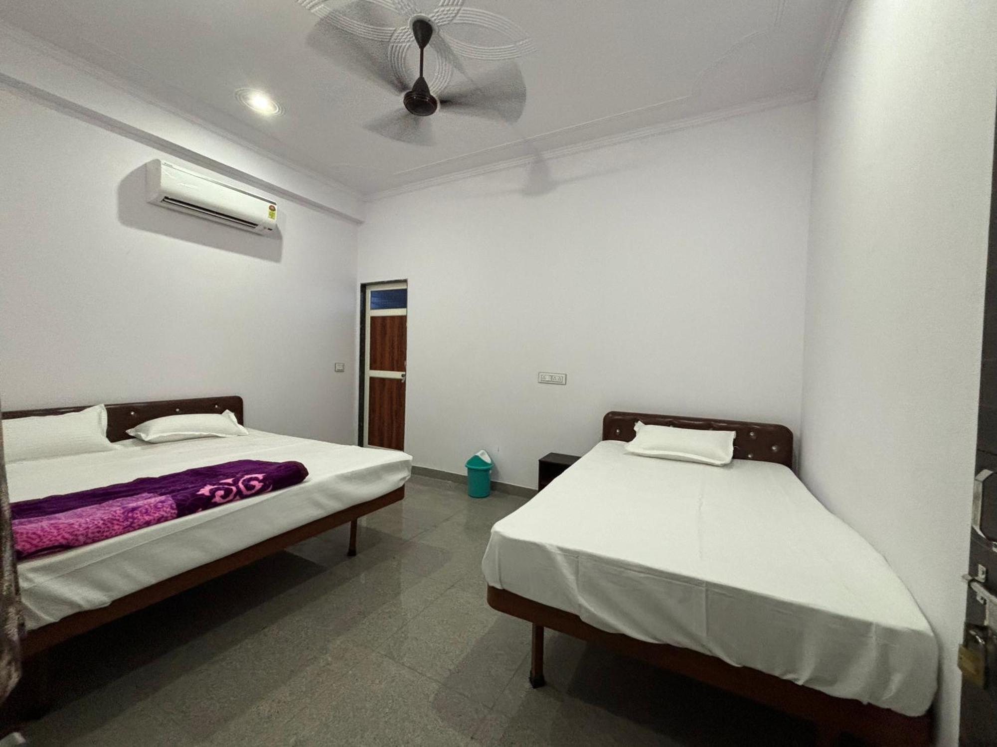 Hotel Raghunath Palace Khatu Bagian luar foto
